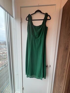 Luxe Emerald Tie-Shoulder Midi Dress